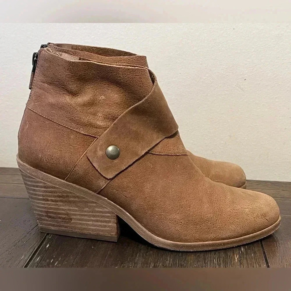 Eileen Fisher Shoes - Eileen Fisher Tag Ankle Boots Womens size 7.5